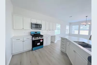 9622 Woodvale Drive, Austin, TX 78729 - Photo 11