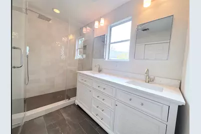 9622 Woodvale Drive, Austin, TX 78729 - Photo 19