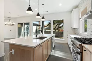 18205 Fair Ln, Jonestown, TX 78645 - Photo 13