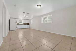 1308 S Pine St, Georgetown, TX 78626 - Photo 5