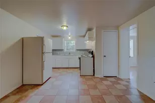 1308 S Pine St, Georgetown, TX 78626 - Photo 13