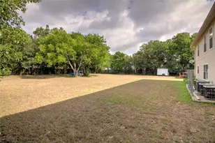 1308 S Pine St, Georgetown, TX 78626 - Photo 25