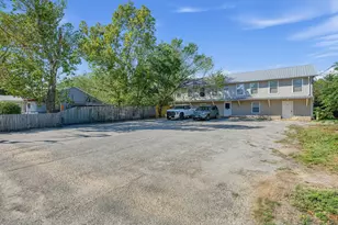 1308 S Pine St, Georgetown, TX 78626 - Photo 3