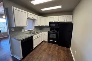 1624 Aquarena Springs Dr, San Marcos, TX 78666 - Photo 9