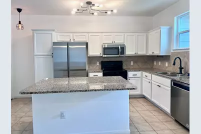 402 Crater Lake Drive, Pflugerville, TX 78660 - Photo 5