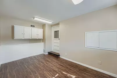 702 W St John's Avenue #B, Austin, TX 78752 - Photo 9