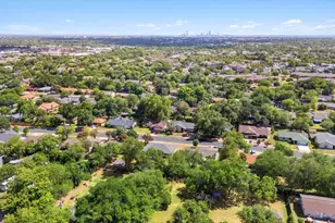 1100 Red Cliff Dr, Austin, TX 78758 - Photo 9