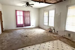 119 Pine St, Luling, TX 78648 - Photo 5