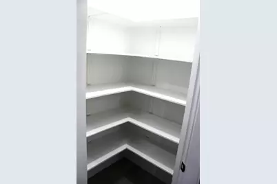 954 E Salty Street, Thorndale, TX 76577 - Photo 7