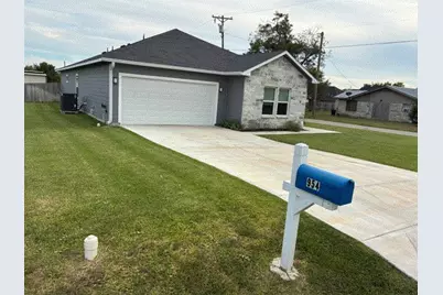 954 E Salty Street, Thorndale, TX 76577 - Photo 1