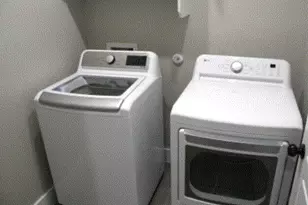 954 E Salty St, Thorndale, TX 76577 - Photo 17