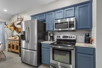 1202 E Avenue F, Lampasas, TX 76550 - Photo 11