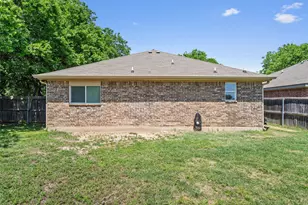 1202 E Ave F, Lampasas, TX 76550 - Photo 27