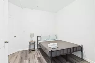 911 W 22nd St, Austin, TX 78705 - Photo 13