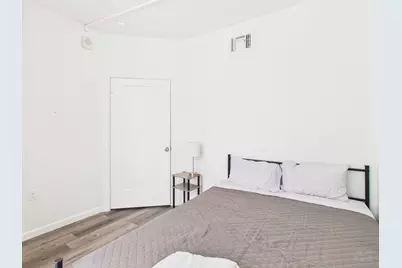 911 W 22nd Street #301, Austin, TX 78705 - Photo 9