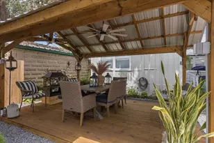 704 Gresham St, Smithville, TX 78957 - Photo 21
