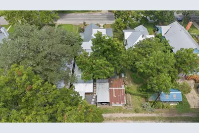 704 Gresham Street, Smithville, TX 78957 - Photo 25