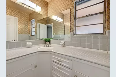 1802 Temple Drive, Austin, TX 78721 - Photo 13