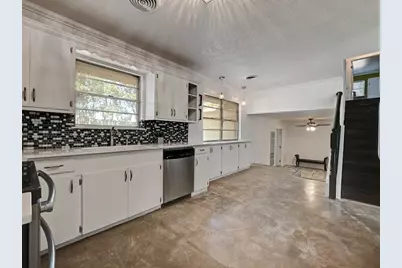 1802 Temple Drive, Austin, TX 78721 - Photo 5