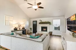 18516 Champions Cir, Lago Vista, TX 78645 - Photo 5