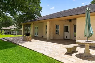 410 Pinehurst Dr, New Ulm, TX 78950 - Photo 37