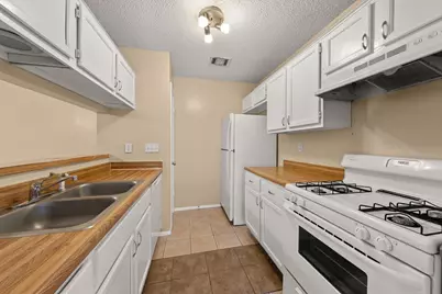 313 Greenlawn Boulevard, Round Rock, TX 78664 - Photo 11