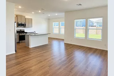 260 Gresham, Kyle, TX 78640 - Photo 3