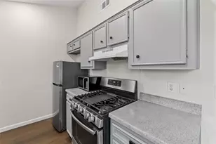 903 E Logan Street E, Round Rock, TX 78664 - Photo 9