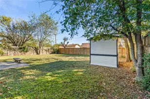 903 E Logan Street E, Round Rock, TX 78664 - Photo 21