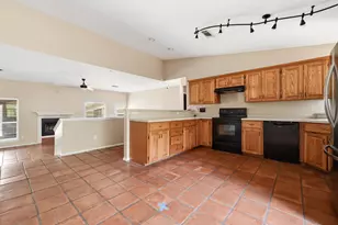 1068 Memorial Cir, New Braunfels, TX 78130 - Photo 9