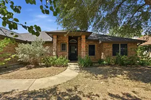 1068 Memorial Cir, New Braunfels, TX 78130 - Photo 1