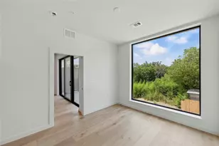2209 S 1st St, Austin, TX 78704 - Photo 9