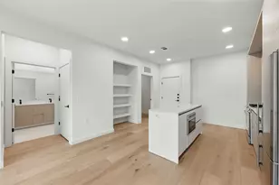 2209 S 1st St, Austin, TX 78704 - Photo 5