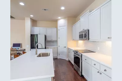 4617 Page Street, Austin, TX 78723 - Photo 9