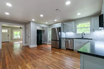 329 Flores Street, Lockhart, TX 78644 - Photo 7