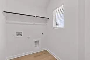 521 Bloomington Loop, Hutto, TX 78634 - Photo 17