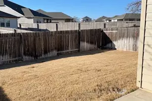 220 McFarland St, Georgetown, TX 78628 - Photo 11