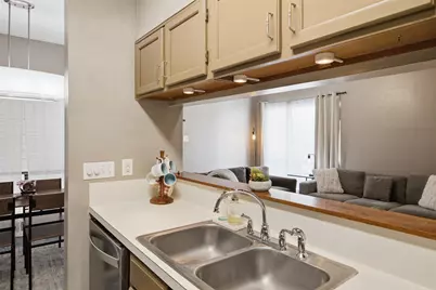 908 Poplar Street #206, Austin, TX 78705 - Photo 9