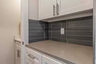 1177 Pandora St, Austin, TX 78702 - Photo 9