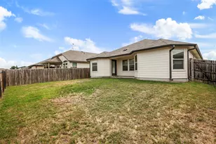 105 Plata Ln, Jarrell, TX 76537 - Photo 25