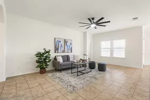 105 Plata Ln, Jarrell, TX 76537 - Photo 5