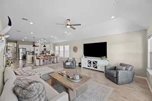 529 Cold Riv Run, Kyle, TX 78640 - Photo 17