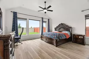 372 Hollister Dr, Liberty Hill, TX 78642 - Photo 5