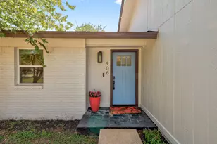 906 W 15th St, Georgetown, TX 78626 - Photo 3