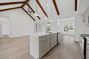 2801 Wilson Ave, Lago Vista, TX 78645 - Photo 9