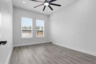113 Los Robles Road, Elgin, TX 78621 - Photo 13