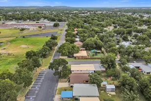 804 N Vandeveer St, Burnet, TX 78611 - Photo 21