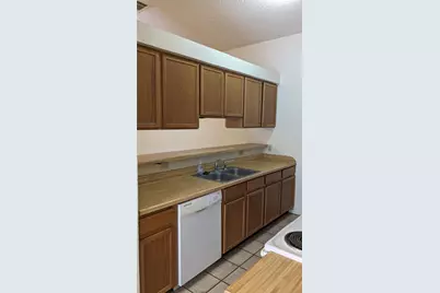 1300 N Bishop Street, San Marcos, TX 78666 - Photo 9