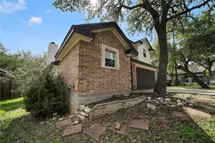 1405 Girard Ave, San Marcos, TX 78666 - Photo 3