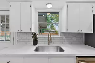9807 Dallum Dr, Austin, TX 78753 - Photo 13